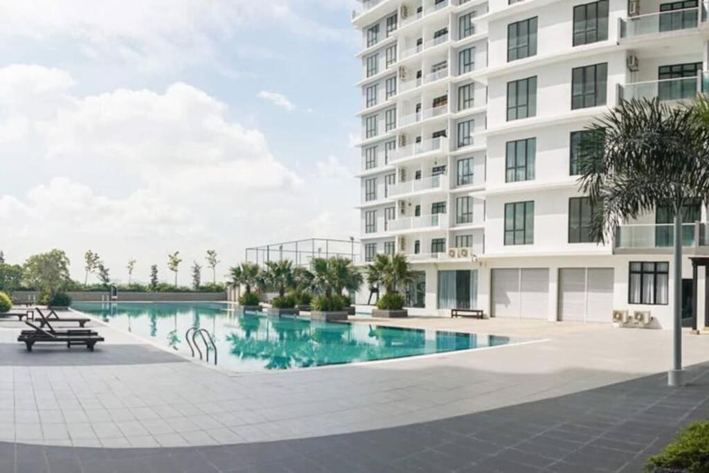Apartment Platino 2bedrooms Paradigm Mall Netflix By Johor Bahru
